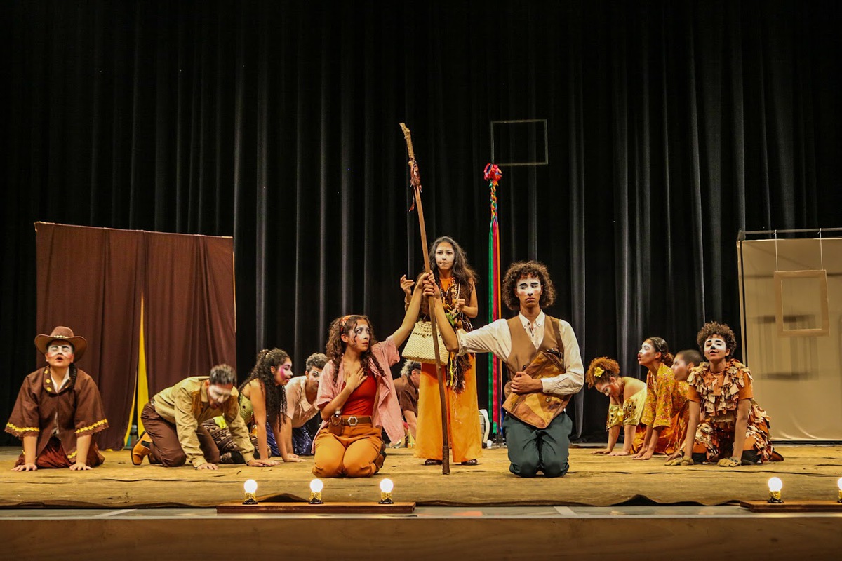 Corpo Cênico da Escola do Futuro em Artes Basileu França participa de festival nacional de teatro em Fortaleza 