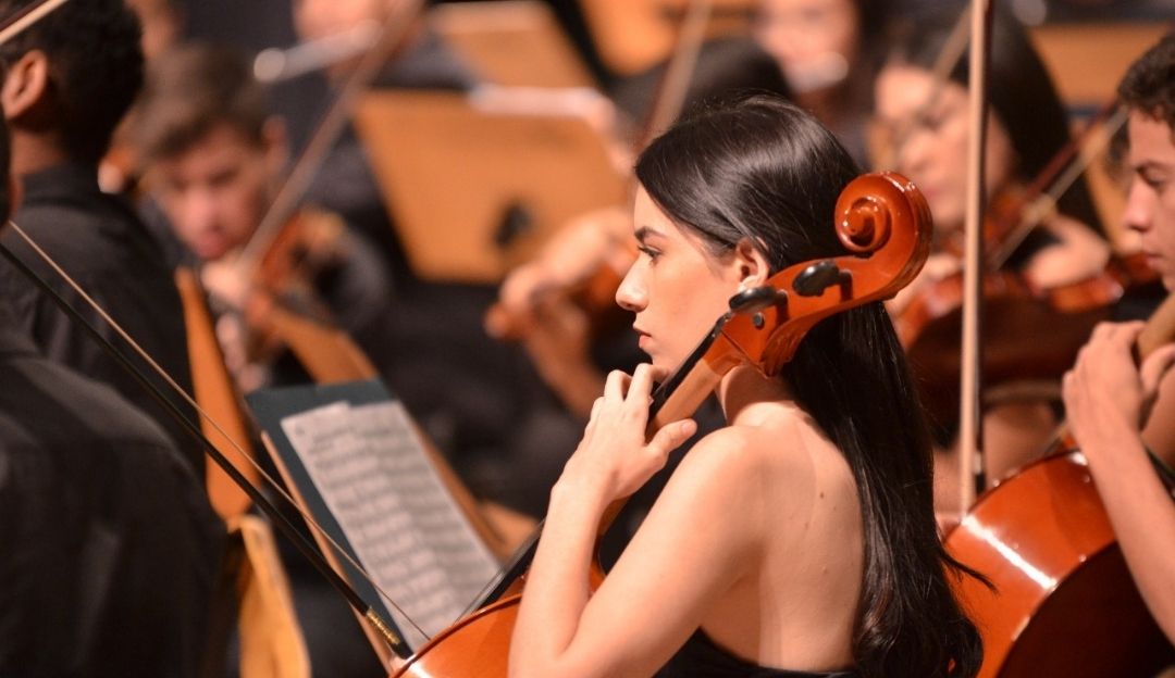 Orquestra Sinfônica Jovem de Goiás inicia turnê Brasil-Alemanha com apresentação no Teatro Basileu França