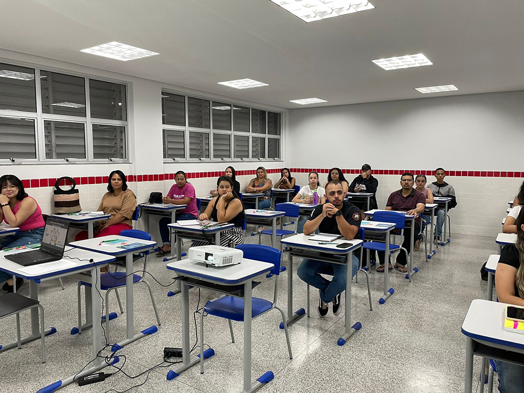 Goiás lança Programa Crédito Social Tech para fomentar empreendedorismo entre egressos das Escolas do Futuro