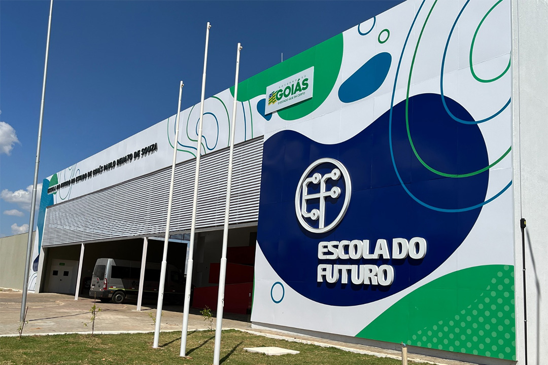 Caiado inaugura Escola do Futuro de Goiás em Valparaíso
