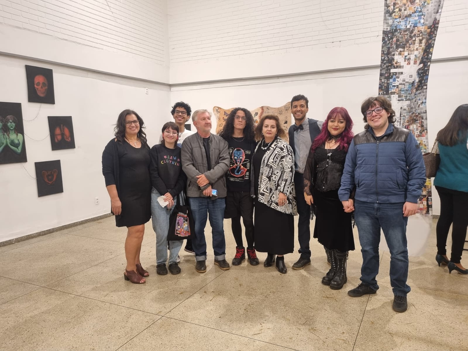 Curso de Desenho e Pintura da EFG Basileu França apresenta exposição de alunos 