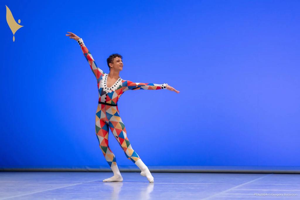 Bailarino da Escola do Futuro de Goiás em Artes Basileu França conquista 1º lugar no Prix de Lausanne, na Suíça 