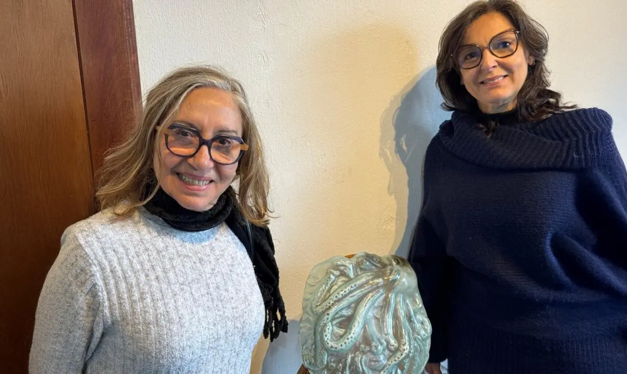 Professoras e alunas da EFG Basileu França ganham prêmios na 3ª Bienal Internacional de Arte em Vidro Ibero-Americana 